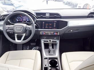 Audi Q3 Premium AWD photo 5