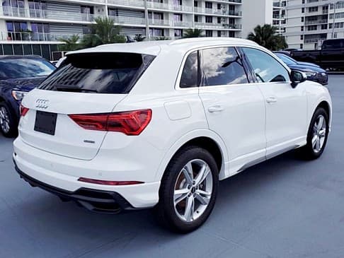 Audi Q3 Premium AWD photo 3