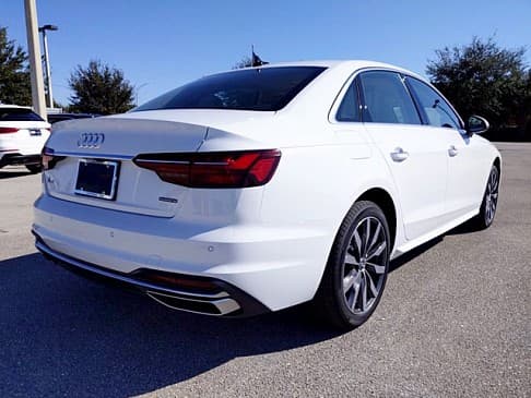 Audi A4 Premium AWD photo 3