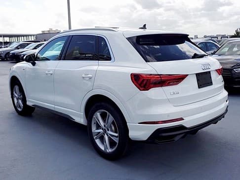 Audi Q3 Premium AWD photo 2