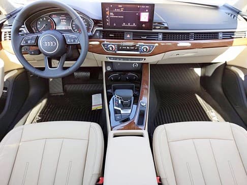 Audi A4 Premium AWD photo 4