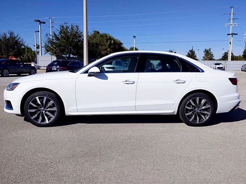 Audi A4 Premium AWD photo 2