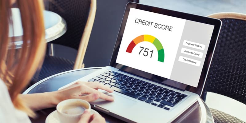 HOW TO BUILD YOUR CREDIT SCORE IN THE U.S.